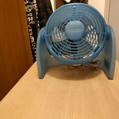 ミニ扇風機　サーキュレーター　約30センチ
