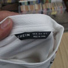 SHEINシャツ　サイズXL　質問にて採寸しますの画像