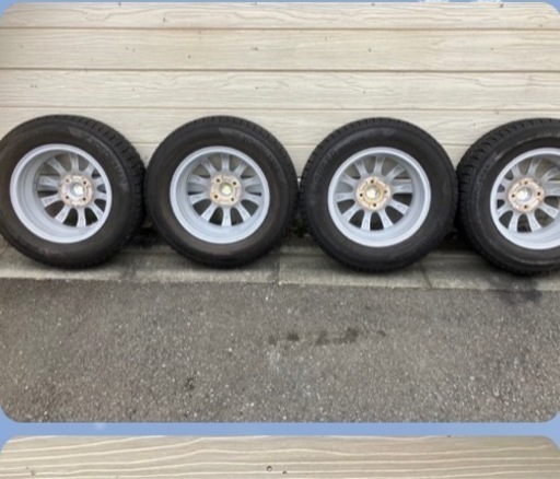 ホンダフリ－ド、スタッドレスタイヤ４本