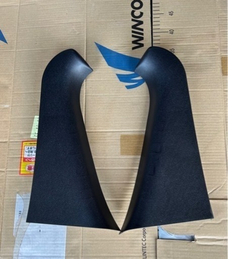 新車200系　ハイエースダークプライム2 ピラー