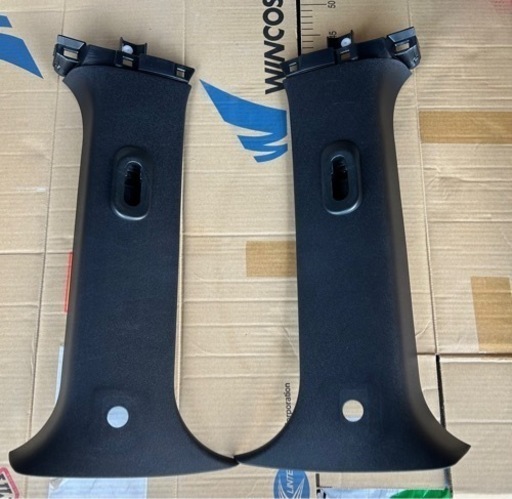 新車200系　ハイエースダークプライム2 ピラー