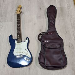 RocksoN　エレキギター　ブルー　ケース付き（ストラップ無し）