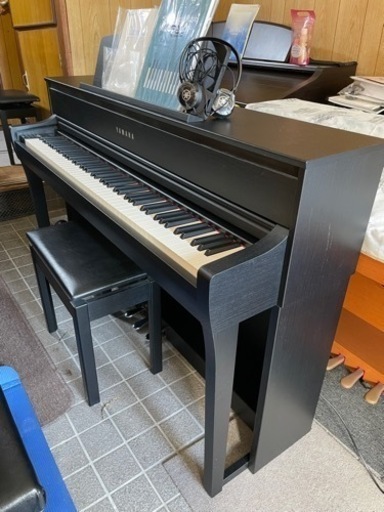 美品！YAMAHA CLP-675B（ブラックウッド調）専用椅子(高低調整可能)、ヘッドホン