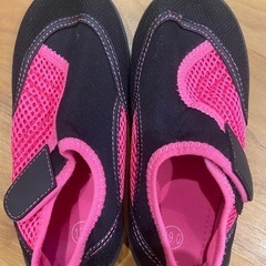 ウォーターシューズ