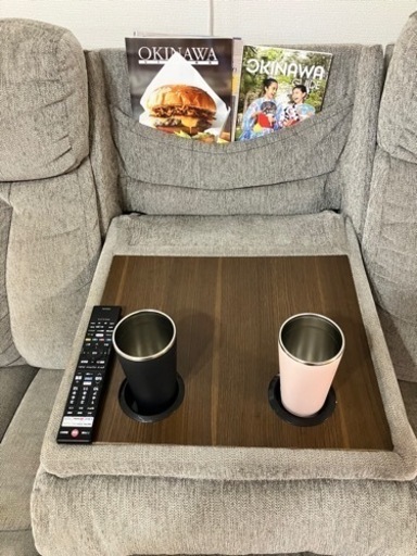 【美品】イエローボックス沖縄 リクライニングソファ、輸入家具
