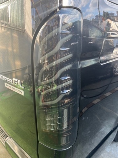 ハイエース　ダズフェローズ　テールランプ　シーケンシャル