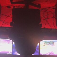 ゲームしながら酒飲も − 東京都