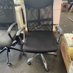 リサイクルショップどりーむ荒田店 No9431 OAチェア　デスクチェア　ひじ掛け付き♪　高さ調節可能♪の画像