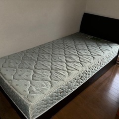シングルベッド　マットレス付き　ベッド分解渡し可能