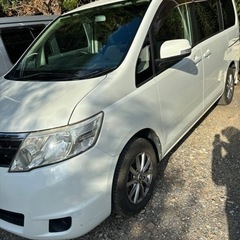 ファミリー向けにバッチリ日産セレナの画像