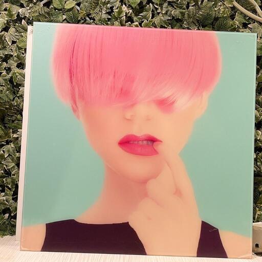 FrancFrancのアクリルアート・ピンクヘアー