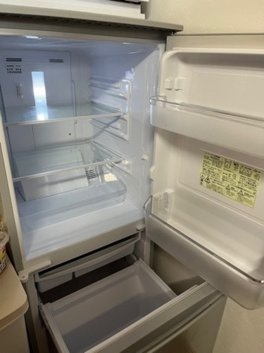 137Lの冷蔵庫です！　1万円から値下げしました