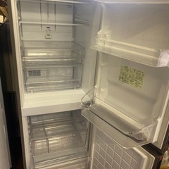 福岡市内配送設置無料 シャープ 冷蔵庫 スリム シンプルデザイン プラズマクラスター搭載 271L ブラウン SJ-PD27C-T(凹みあり)の画像