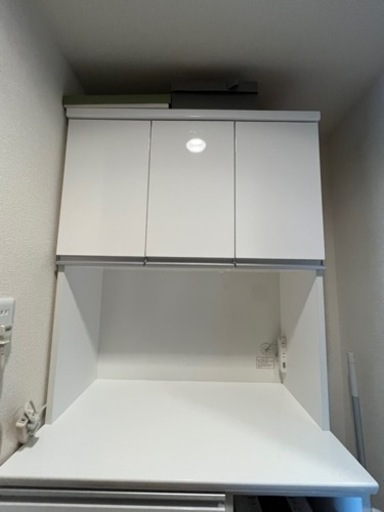 2/1まで！ニトリ食器棚 レジューム 90cm幅　上の台のみ