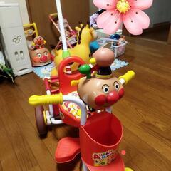 【購入者様決まりました。お取引中】アンパンマン三輪車　中古