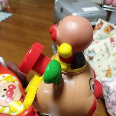 【購入者様決まりました。お取引中】アンパンマン三輪車　中古の画像