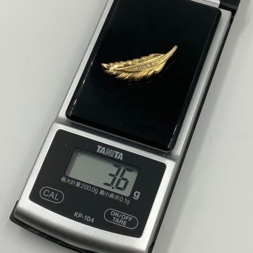 売り切れました。K18 フェザートップ　ダイヤモンドペンダント　3.6g 0.05ct