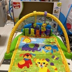 ブルーイン キックしてあそぼ！ピアノ付きプレイジムの画像