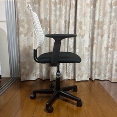 オフィスチェアの画像