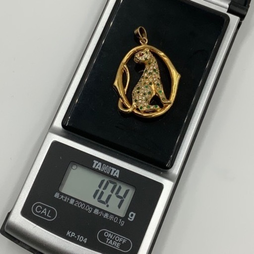 売り切れました。18金　750 パンサー　ペンダントトップ　ダイヤモンド　10.4g