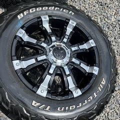 ★ 美品★クリムソン★MG*マーテルギアビースト★215/70R16★BF Goodrich★ALL-Terrain★ホワイトレター★PCD139.7★ハイエース/レジアスエース★の画像