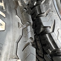 ★ 美品★クリムソン★MG*マーテルギアビースト★215/70R16★BF Goodrich★ALL-Terrain★ホワイトレター★PCD139.7★ハイエース/レジアスエース★の画像