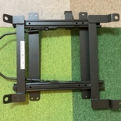 ハイエース 200系 レカロシートレール 6穴 SR LX系用 運転席 ローポジションの画像