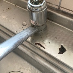 混合栓外していただいて、新しいのがありますので、取り付けていただ...