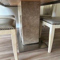 大理石　ダイニングセットの画像