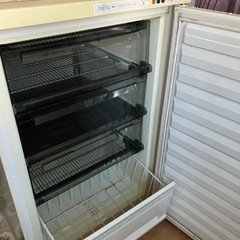 無料で差し上げます。冷凍庫　決まりましたの画像