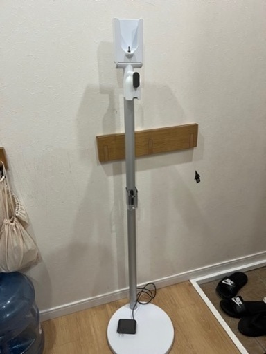 ダイソン充電器スタンド