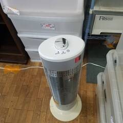 リサイクルショップどりーむ鹿大前店 No8206 電気ストーブ KKH-0941 縦長で全体的に温まる！の画像