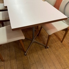 無料！業務用テーブルと椅子