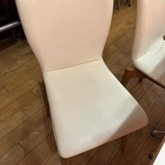 無料！業務用テーブルと椅子の画像