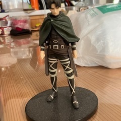 進撃の巨人　リヴァイ　フィギュア