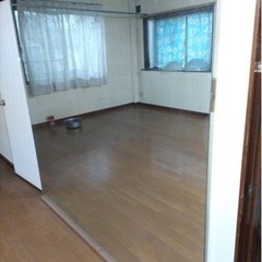大型壁面ミラー　鏡　スタジオなどでご活用出来ます。183✖️183㎝