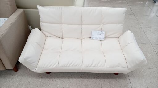 ★ジモティ割あり★  ローソファー 白 H54.5×D60×W120 クリーニング済み TJ3474