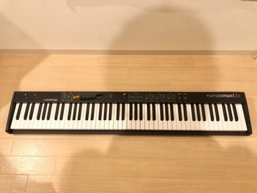 120000円→75000円Studio logic NUMA COMPACT 2X 88鍵スピーカー内蔵本格キーボード　ピアノ　オルガン　専用ケース付き