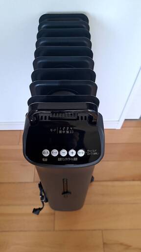 【美品】アイリスオーヤマ ウェーブ型オイルヒーター