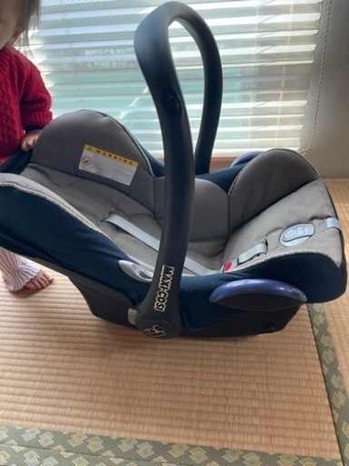 マキシコシ　チャイルドシート　カブリオフィックス