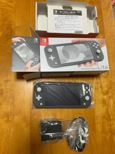 ニンテンドー　Switch ライト