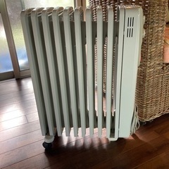 デロンギ　オイルヒーター　R031015EFの画像