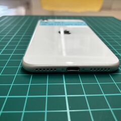 iPhoneSE2ホワイト64G本体のみ(管理No.12)の画像