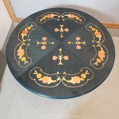 イタリア製アンティーク調の美しい象嵌細工が施されたダイニング