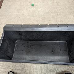 電動丸のこ、ケース、ノコの柄、丸のこ定規の画像