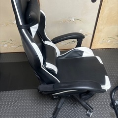 ゲーミングチェア コンピューターチェア オフィス 回転式 リクラ...