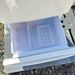 綺麗　シャープ　冷蔵庫　140L SHARPの画像