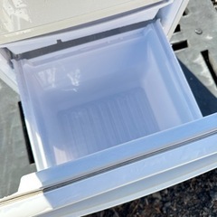 綺麗　シャープ　冷蔵庫　140L SHARPの画像