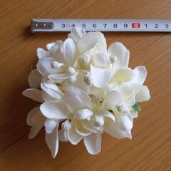 ヘアクリップ　コサージュ