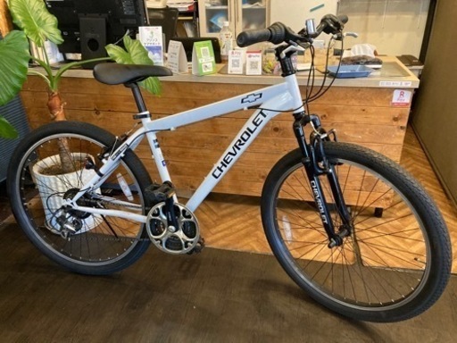 【年末SALE！シボレーMTB 後輪チューブ・チェーン新品！】6段変速　サスペンション付き　26インチマウンテンバイク　ホワイト